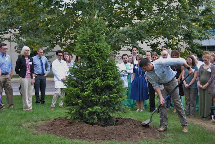 Geisinger Graduate Medical Education Committee observes 2018 National Physician Suicide Awareness Day with ceremony, tree planting