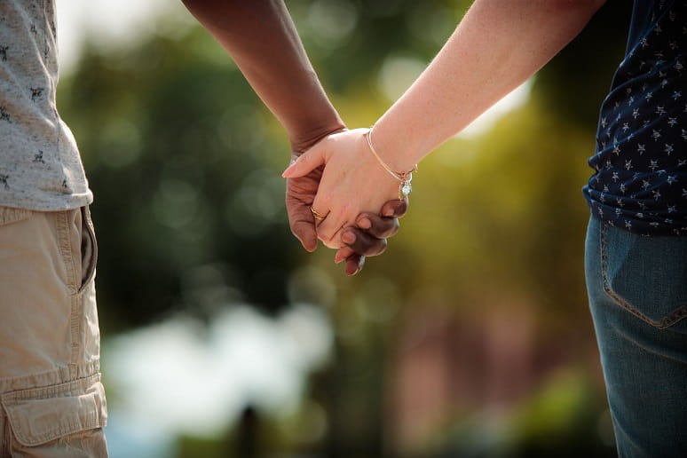 Close up of holding hands